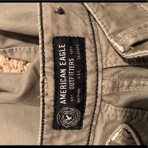 Men’s khaki shorts